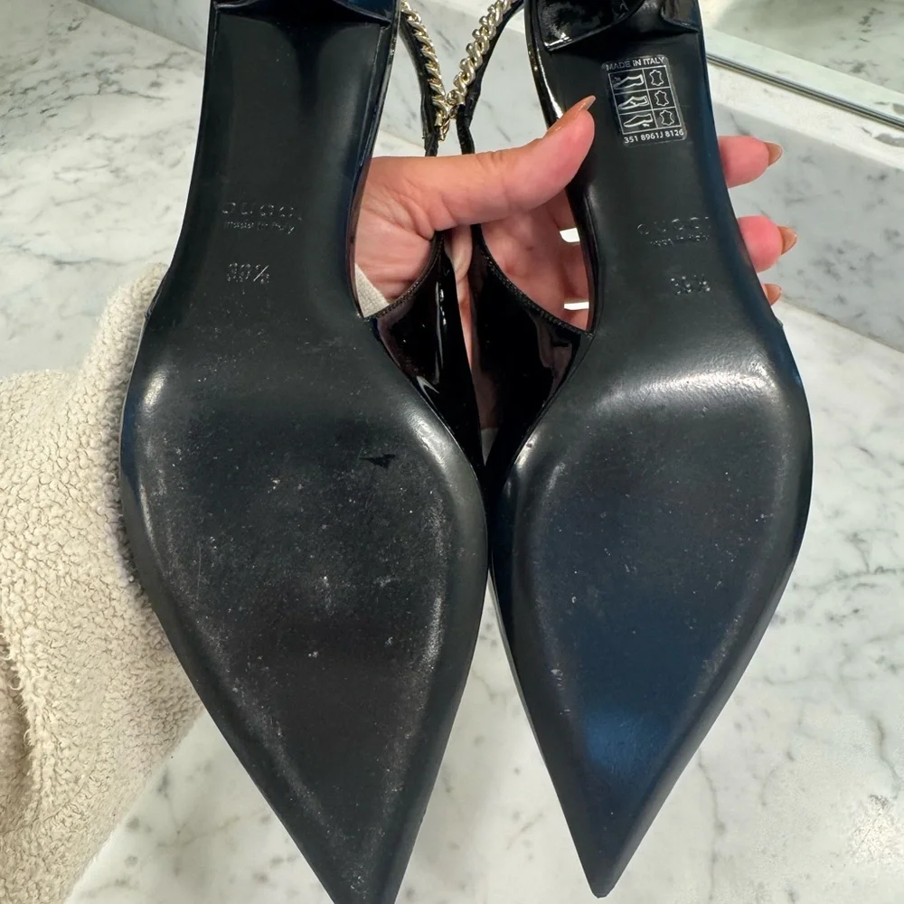 GUCCI Signoria Patent Logo Chain Kitten Pumps - Picture 6 of 6